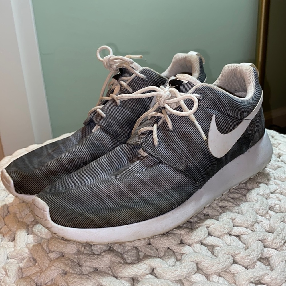 Women’s nike roushes